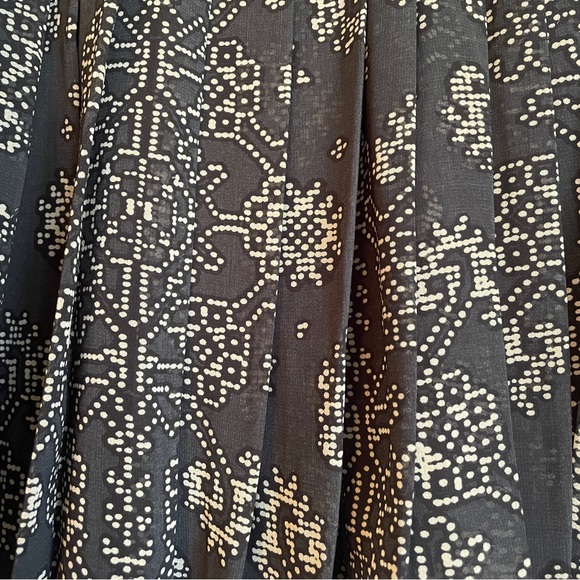 Dark grey printed Gap pleated skirt with lining size 14 - Picture 2 of 10